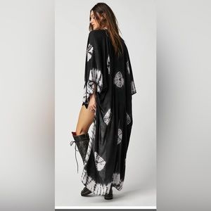 Free People Spellbound Tie Dye Kimono- off black & white- Great Used Condition